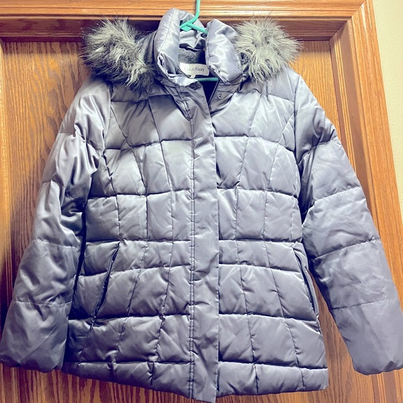 Woman’s coat - Picture 1 of 1